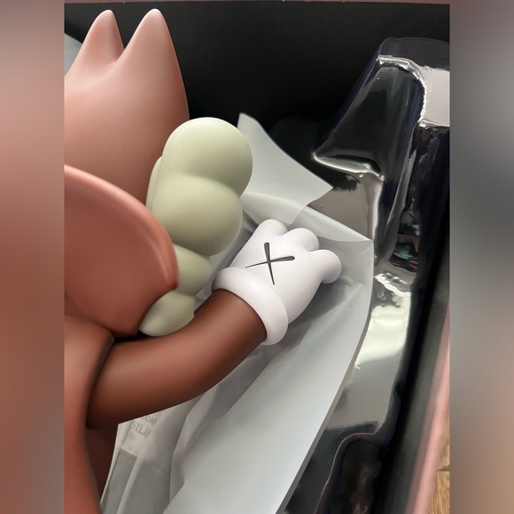 Limited edition Kaws Count Chocula figurine - Picture 7 of 12